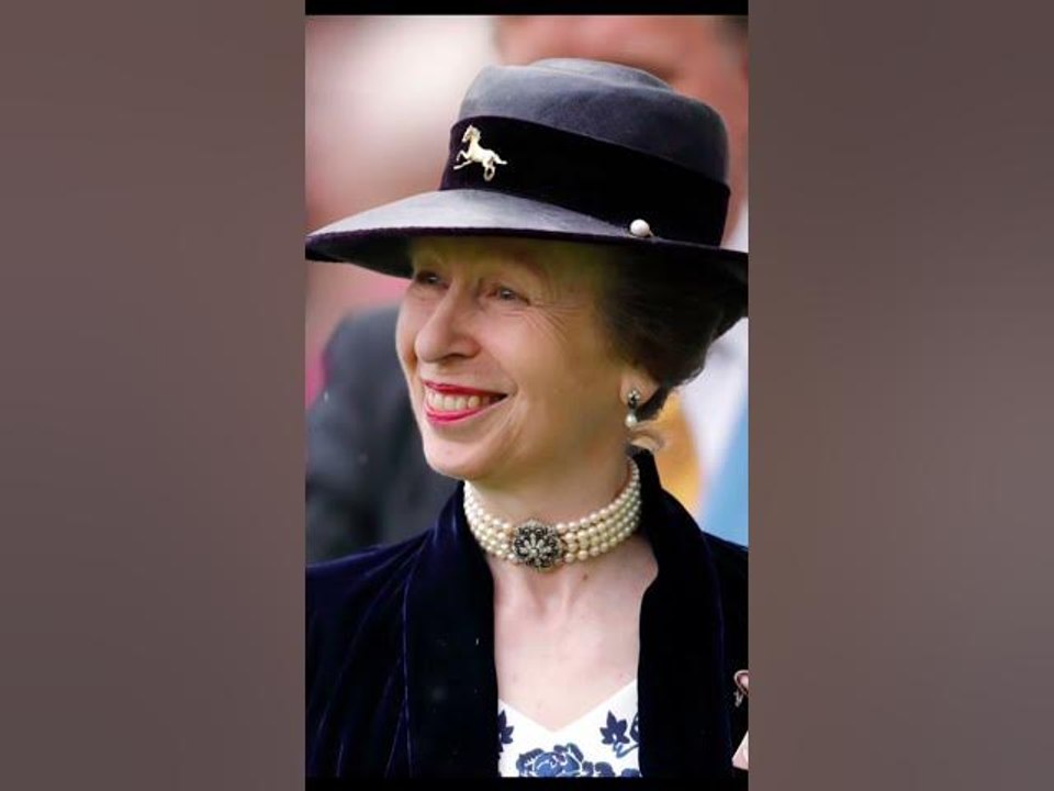 Sussxes not class! haz and meg are not royal anymore#shorts #meghanmarkle #princeharry