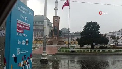 Taksim'de Sağanak Yağış