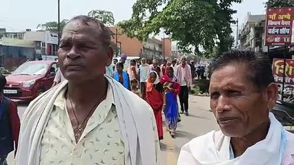 पसीने से लथपथ पंडाल में बैठे रहे लोग, हर आदमी मोदी को सुनने व देखने को दिखा बेचैन