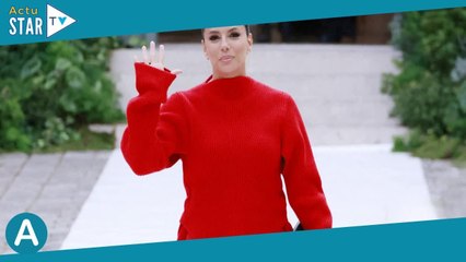 Eva Longoria sublime en rouge au défilé Victoria Beckham face à Pamela Anderson sans maquillage