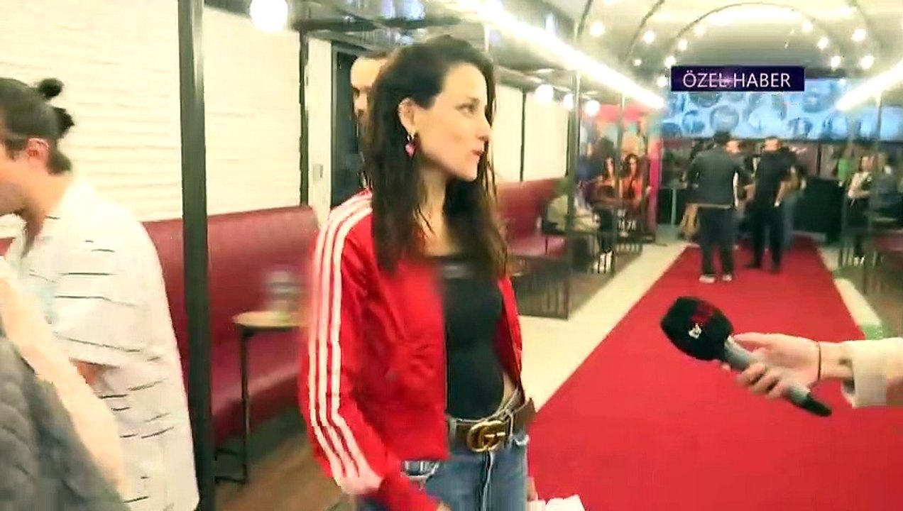 Cansu Tosun, babasının Serenay Sarıkaya'nın annesi ile yaşadığı yasak aşkla ilgili sorulara cevap vermedi