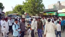 Video : आक्रोशित किसानों ने स्टेट हाइवे 34 नैनवां-बूंदी मार्ग पर लगाया जाम