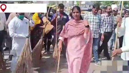 भरतपुर: निगम ने चलाया स्‍वच्‍छता अभियान, मेयर ने झाडू लगाकर दिया संदेश