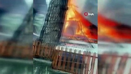 Osmaniye'de ağaca düşen yıldırım evin yanmasına neden oldu