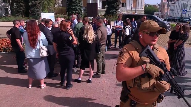 سفر غیرمنتظره مسئول سیاست خارجی اتحادیه اروپا به اوکراین؛ ویدئویی از جوزپ بورل در بندر اودسا