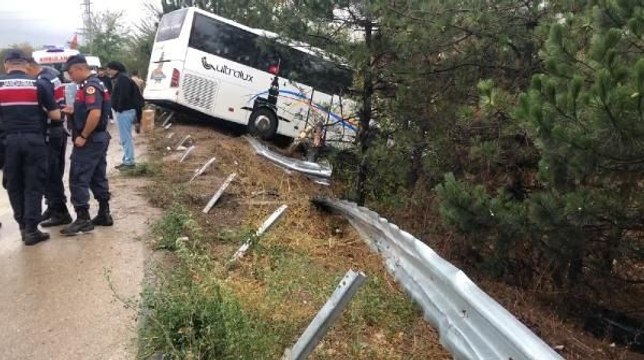 Bursa'da sağanak nedeniyle otobüs kaza yaptı