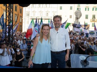 下载视频: C'è Giorgia Meloni in piazza del Giglio a sostegno di Mario Pardini