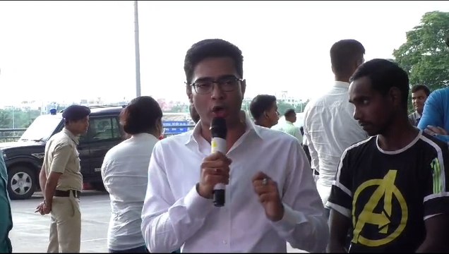 ২০ হাজার কোটি টাকা দিয়ে প্রধানমন্ত্রী বাসভবন হচ্ছে আর গরিবের বাড়ির টাকা বন্ধ: অভিষেক| Oneindia