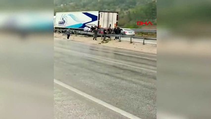 TOKAT'ta Otomobilin TIR'a Arkadan Çarptığı Kazada 3 Kişi Hayatını Kaybetti