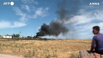 Siria, raid aerei turchi nel nord-est del Paese: impianto petrolifero in fiamme