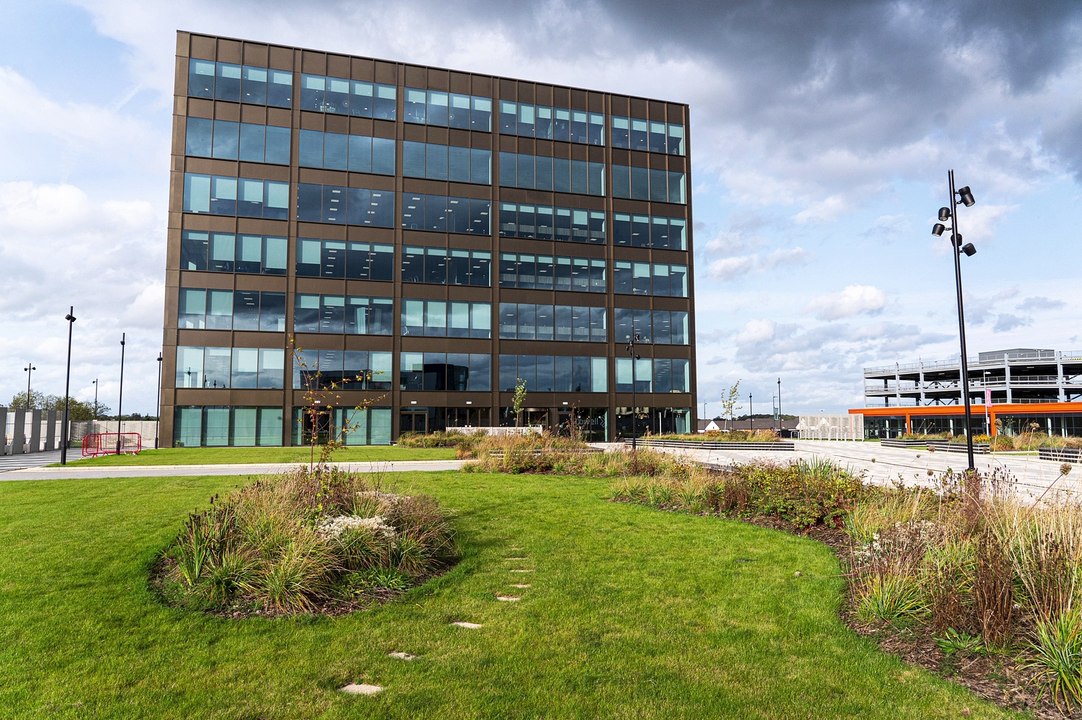 Yorkshire company Lowell's new £52m office in Leeds - video Dailymotion