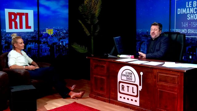 Elodie Gossuin fait son Bon Dimanche Show