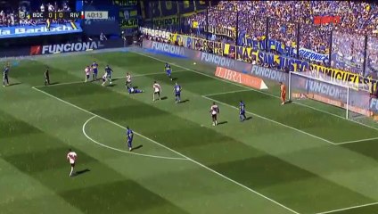 Salomón Rondón vacuna a Boca