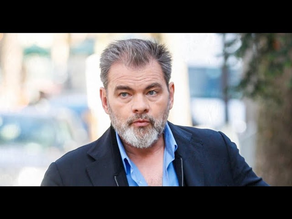 VIDEO: "Des nuits à me rééduquer seul" : Clovis Cornillac, ce défaut qu'il a surmonté pour éviter qu