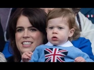 On dirait Béatrice !" Le petit fils d'Eugénie, August, laisse les fans stupéfaits lors de sa premièr