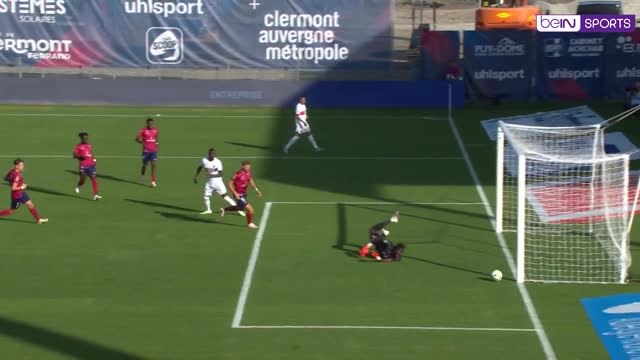 Clermont keeper brilliantly denies PSG to earn draw
