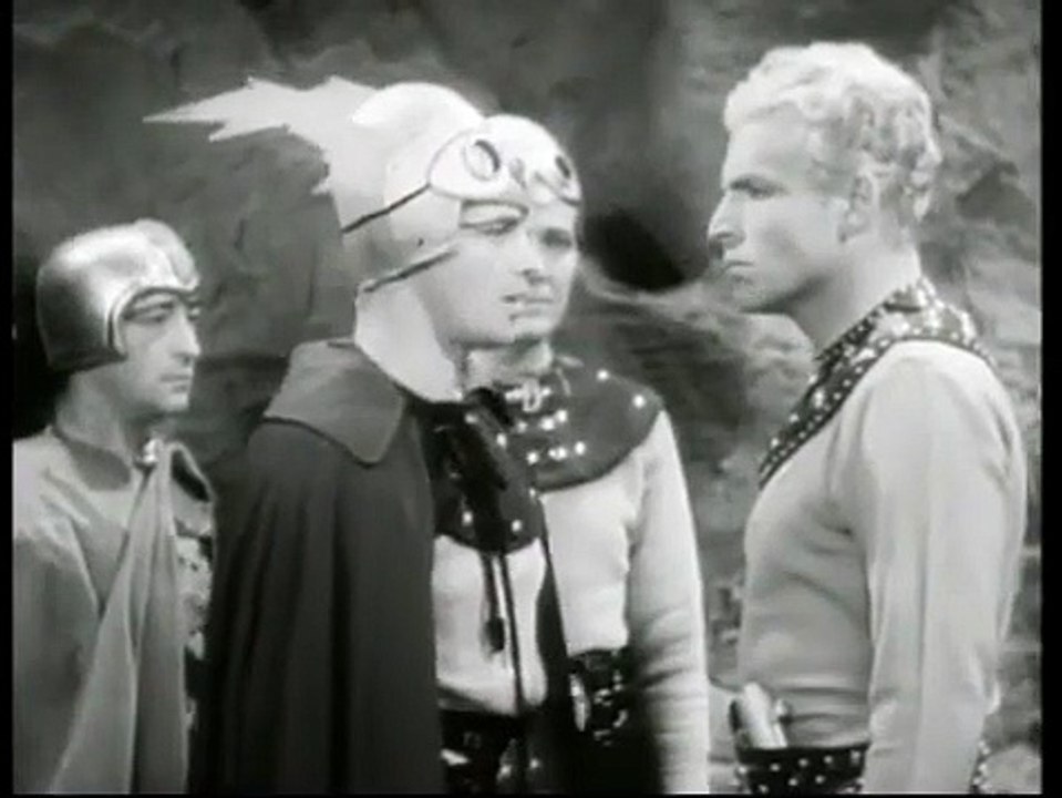 Flash Gordon's Trip to Mars (1938)  - 14 of 15 - A Beast at Bay