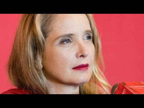 Julie Delpy : cet affreux tournage avec Juliette Binoche et Leos Carax qui l’a...
