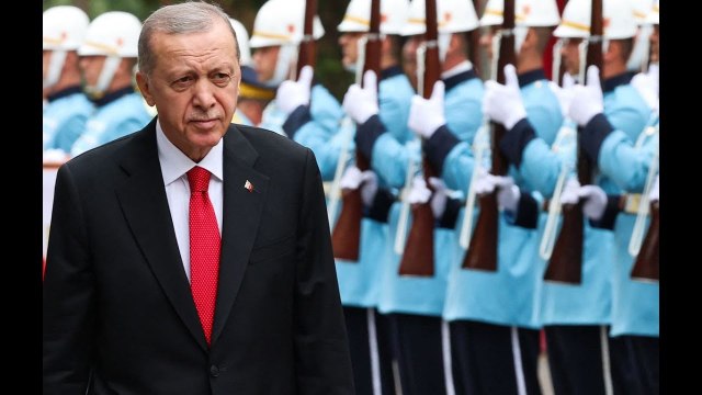 VIDEO: Après l’attentat à Ankara, le PKK visé en Irak par des frappes turques