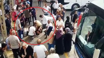 Kavga eden yolculardan ikisi de kalp krizi geçirdi; biri öldü