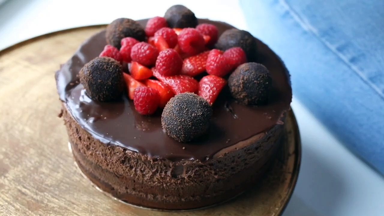 Sweet Strobary Choco Cake
