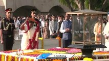 Gandhi Jayanti 2023  _ Draupadi Murmu Pay Tributes To Mahatma Gandhi At Rajghat   _ V6 News