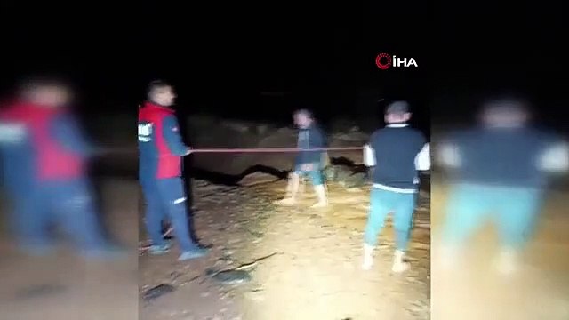 Fortes pluies à Bitlis : les citoyens bloqués ont été secourus