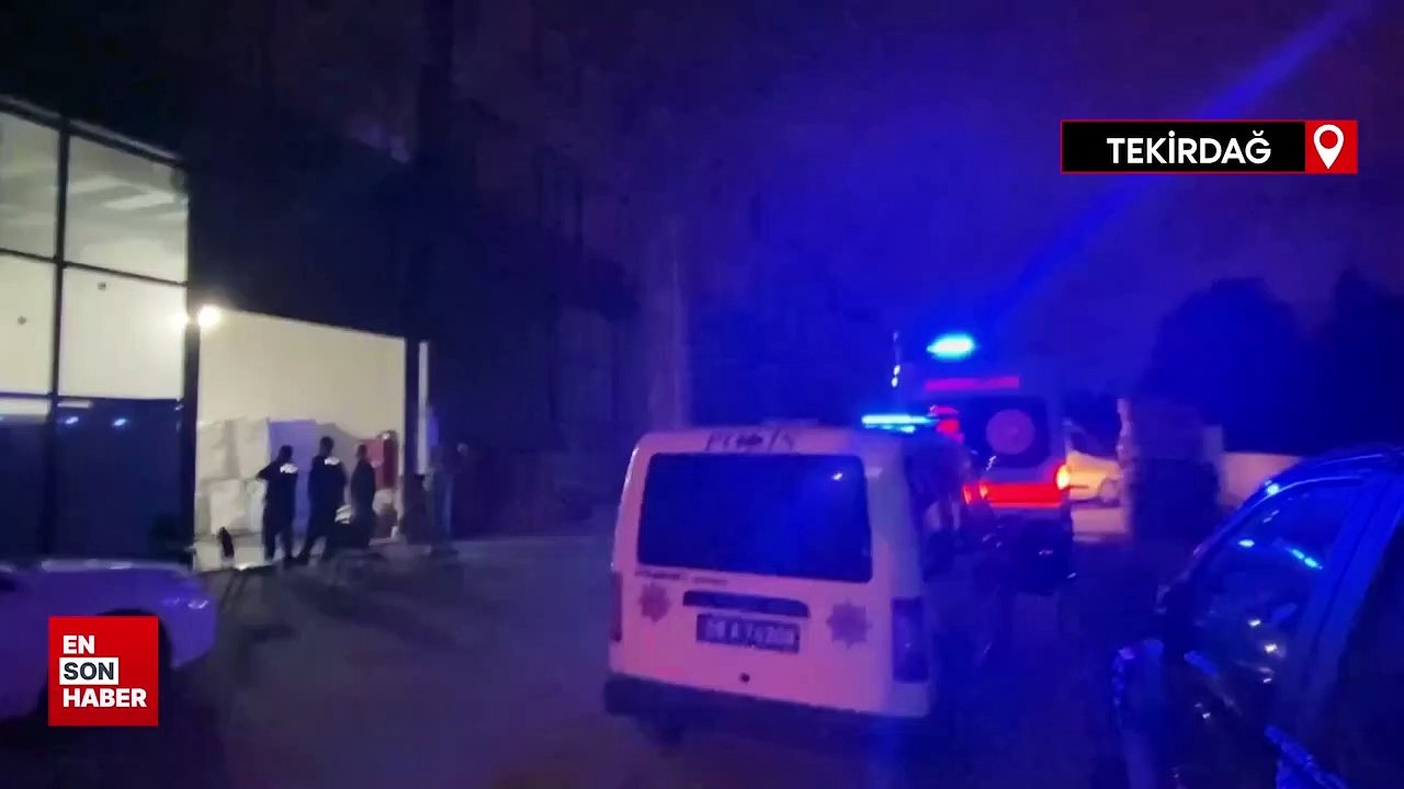 Tekirdağ'da deterjan imalathanesinde karıştırıcı mikser devrildi