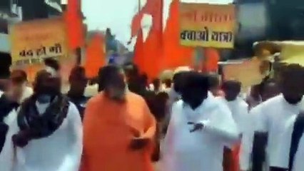 कमलनाथ सरकार में मंत्री का दर्जा प्राप्त रहे कम्प्यूटर बाबा रविवार को गौ माता ब