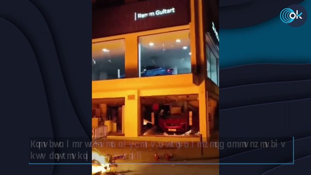 Cientos de jovenes saquean Molins de Rei y se enfrentan con violencia a la Policía