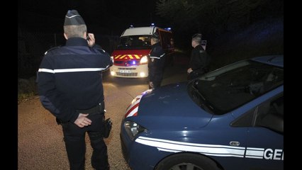 VIDEO: Une piétonne grièvement blessée aux jambes, la voiture prend la fuite