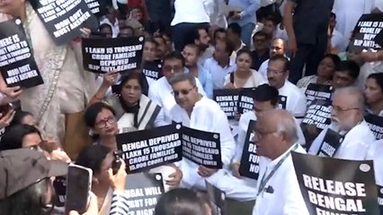 দিল্লিতে বাংলার বঞ্চনা নিয়ে সোচ্চার তৃণমূল, গান্ধীজিকে স্মরণ করে ধর্নায় অভিষেক | Oneindia Bengali