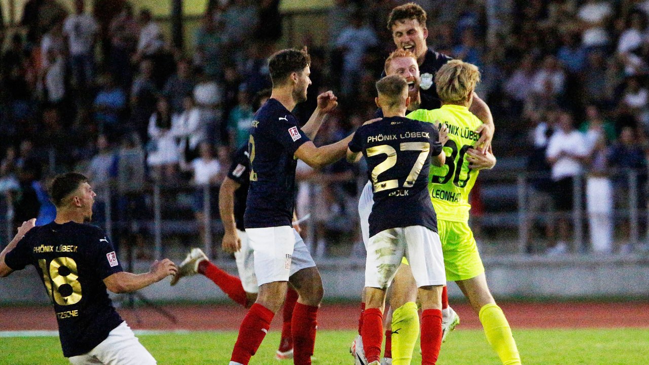 Elfmeterheld und Rettung in letzter Minute: Die spektakulärsten Amateur-Paraden des Monats