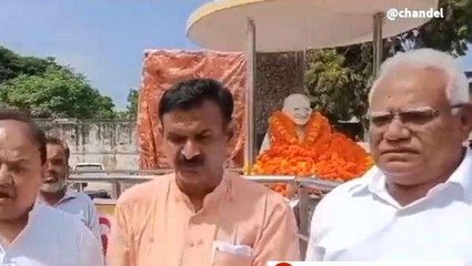 चाचौड़ा: वैश्य समाज ने निकाली चेतना रैली, प्रतिमा पर माल्यार्पण कर बापू को किया याद