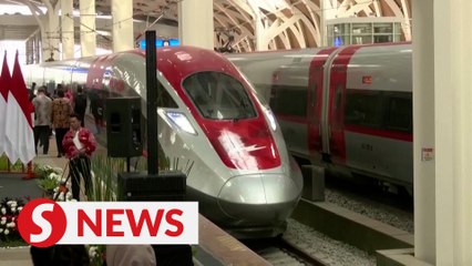 Tải video: Indonesia launches China-backed high-speed railway