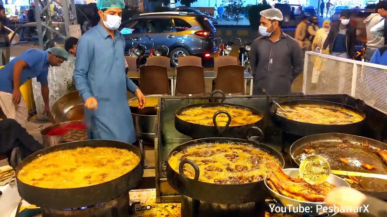 Sadeeq Machli Farosh, Allama Iqbal Town Lahore - Lahori Fish Fry - Sadeeq Fish - Lahore Street Food