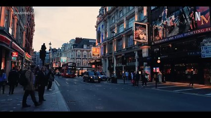 Crashing Eid Tráiler VO