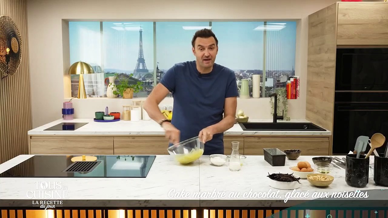 La recette du cake marbré au chocolat, glacé aux noisettes, de Cyril Lignac (« Tous en cuisine », M6)