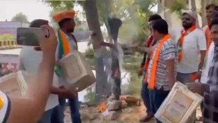 नावां: भाजपा कार्यकर्ताओं ने जलाए सभापति एवं सफाई निरीक्षक के पुतलें जानिए क्यों?