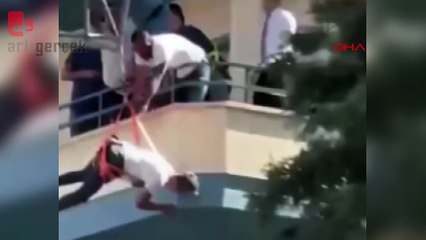 Adana'da işçiler üçüncü kata çıkarken vincin sepeti kırıldı: Emniyet kemeri sayesinde asılı kaldılar