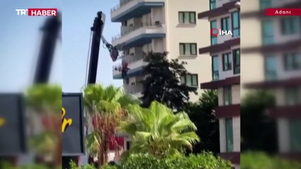 Vincin sepeti kırıldı: 2 işçi emniyet kemeri sayesinde kurtuldu