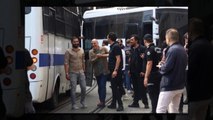Ahmet Şık'ın polis amirleriyle sarmaş dolaş fotoğrafları HDP'li ismi rahatsız etti