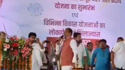 CM शिवराज खुले हाथ से बांट रहे सौगातें, बच्चों को अब मामा देंगे लैपटॉप