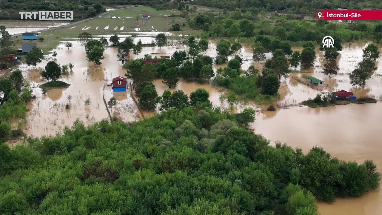 Şile'de tarım arazileri ve bazı evler sular altında kaldı