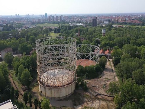 In volo col drone sul bosco di 40 ettari spuntato a Milano che pochi conoscono