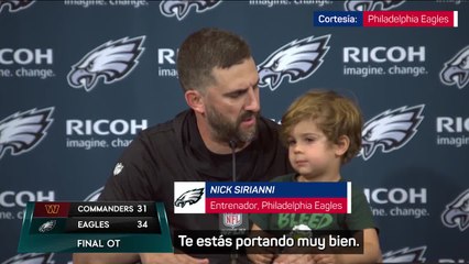 El hijo del entrenador de los Eagles le quita protagonismo en sala de prensa