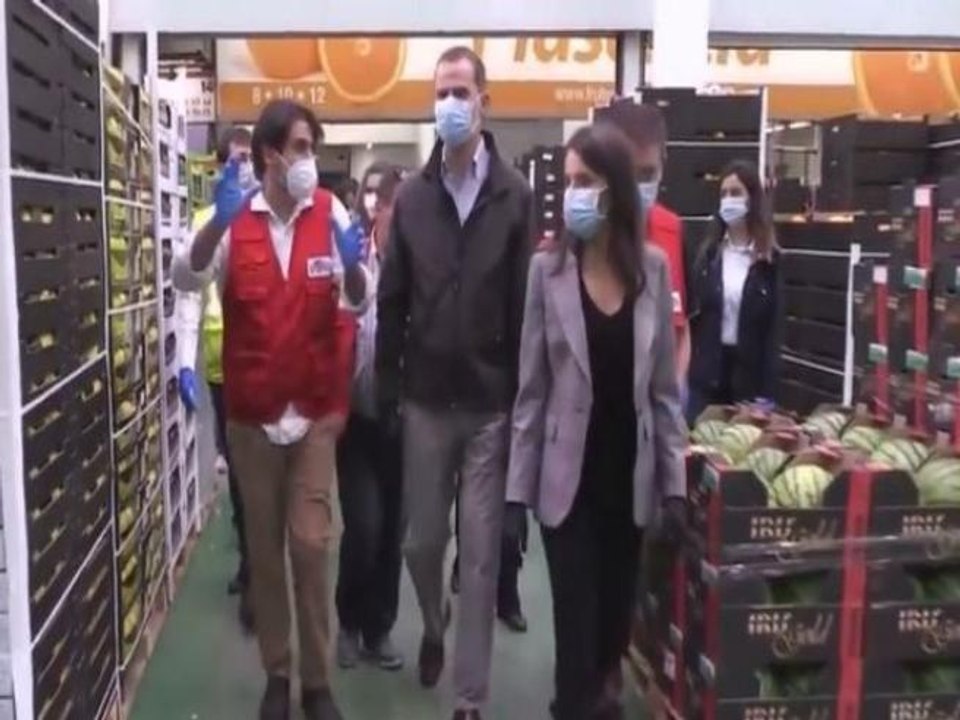 Letizia Ortiz e Felipe di Spagna, la visita al mercato di Madrid
