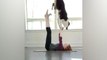 Il cane fa yoga con la sua padrona (star di Instagram)