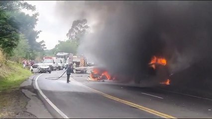 Acidente com 10 veículos deixa ao menos um morto no Norte do PR