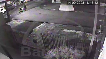 Download Video: Casal é investigado por roubos de bicicletas no bairro Sítio Cercado, em Curitiba (parte 1)